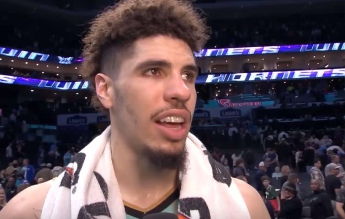 Basketball : LaMelo Ball, jeune star des Charlotte Hornets, sanctionné par la NBA pour des propos homophobes